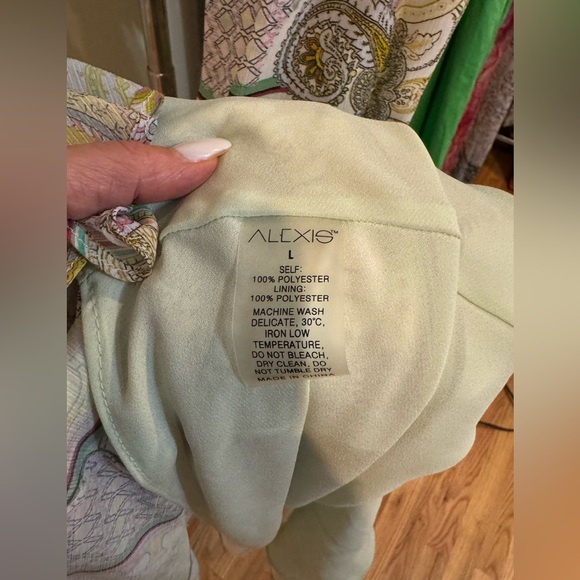 ALEXIS
Paisley Print Long Dress size L Never Worn - Picture 8 of 9